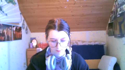 Snapshot of adorable_sparkle chatting on February 12, 12:55 pm adorable_sparkle online show from February 12, 12:55 pm