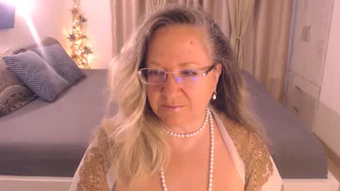 Cryna online show from September 17, 4:32 am