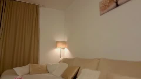 Snapshot of aerisblue chatting on October 9, 8:57 pm aerisblue online show from October 9, 8:57 pm