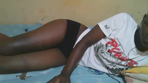Snapshot of african_pussy2 chatting on October 21, 8:29 am african_pussy2 online show from October 21, 8:29 am