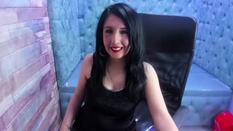 agatha_leon_ online show from December 21, 6:45 pm