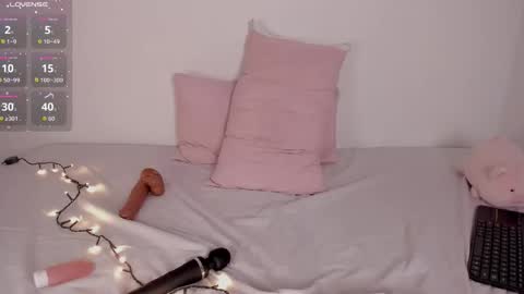 Agatha vixen  online show from December 14, 11:43 pm