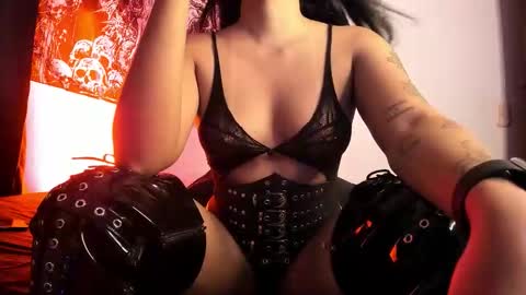 agnes_jones online show from December 16, 2:39 am