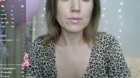 Snapshot of ahtena chatting on December 22, 5:21 pm Ahtena online show from December 22, 5:21 pm