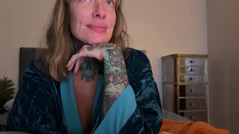 Airgead online show from December 21, 2:27 am