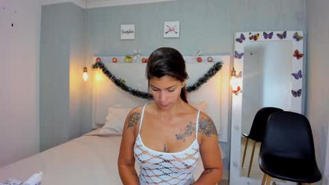 aishawild online show from December 30, 12:42 pm