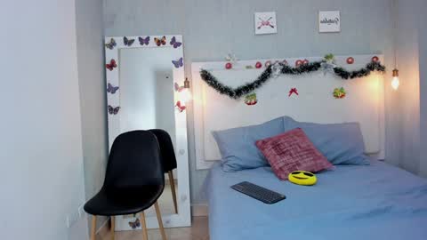 aishawild online show from December 16, 12:27 pm