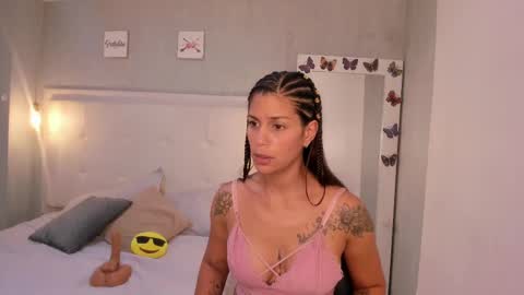 aishawild online show from September 29, 3:17 pm