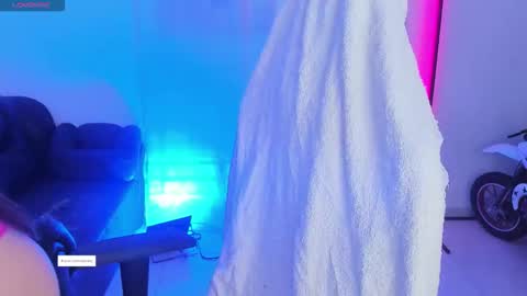 aishelyng20 online show from November 23, 5:25 pm