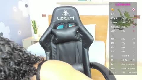 Aixa Burgos online show from January 8, 12:05 pm