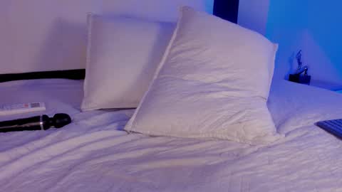   online show from December 4, 1:08 am