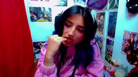 Akai Kraz  online show from January 17, 4:15 pm