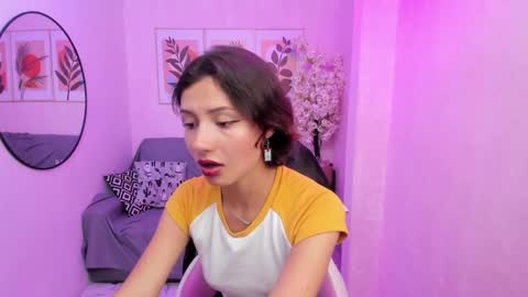 Azaka  online show from February 22, 7:54 pm