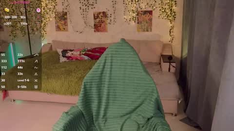 Aki online show from October 4, 2:32 pm