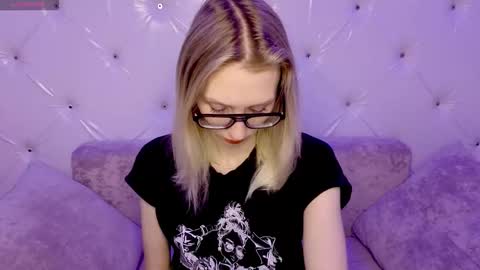 akiro_kim online show from February 17, 2:22 am