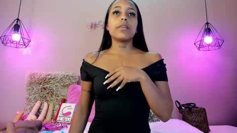 Snapshot of alahia_betancur chatting on January 20, 11:35 am Alahia  online show from January 20, 11:35 am