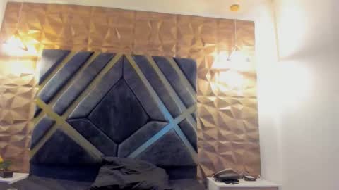 ALAHIA online show from October 18, 11:35 am