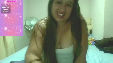 Snapshot of alahia_fox chatting on January 9, 2:43 am alahia online show from January 9, 2:43 am