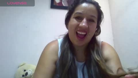 Snapshot of alahia_fox chatting on February 25, 5:30 pm alahia online show from February 25, 5:30 pm