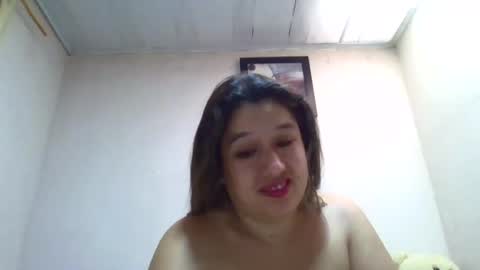Snapshot of alahia_fox chatting on March 9, 5:06 pm alahia online show from March 9, 5:06 pm