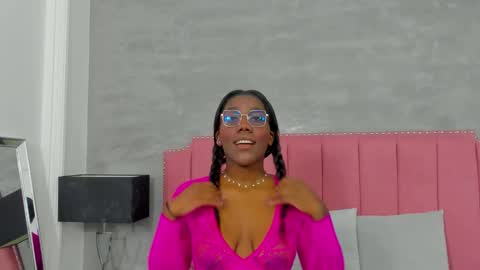 alaia_colins online show from November 24, 3:52 am