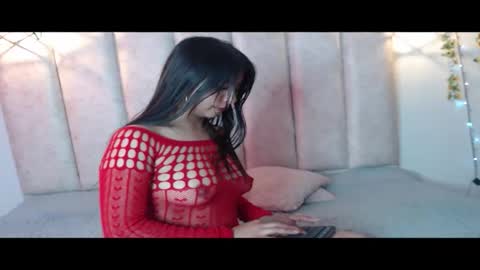 alaia online show from November 27, 3:04 pm