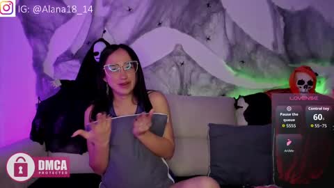 alana_pherson online show from October 12, 8:28 am