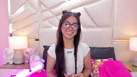 alana online show from December 6, 12:05 pm