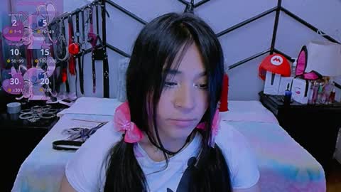 Alana online show from November 5, 7:30 pm