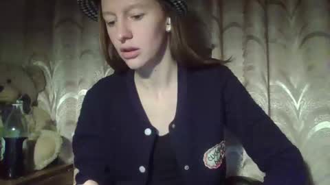 Snapshot of alane26 chatting on February 26, 8:24 pm Elisa online show from February 26, 8:24 pm