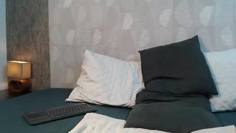 Im Alanis online show from September 25, 3:05 am