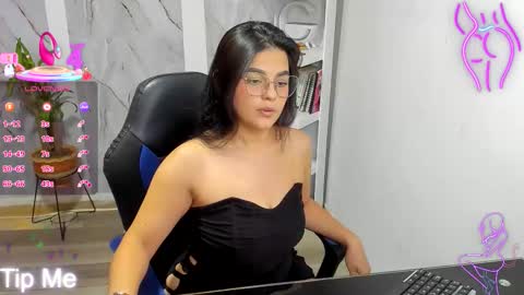 Snapshot of alayasmile chatting on October 23, 6:08 am Alaya online show from October 23, 6:08 am