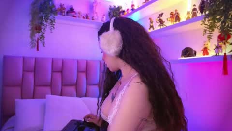 albaandthayron online show from December 3, 12:29 pm