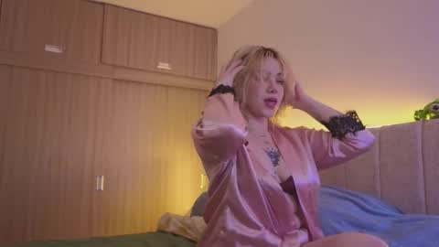 albaandthayron online show from February 18, 5:12 pm