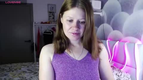 Snapshot of alekasamui chatting on September 25, 9:34 pm Aleksa online show from September 25, 9:34 pm