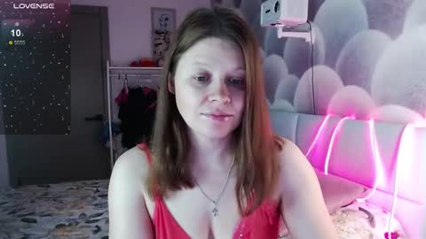 Snapshot of alekasamui chatting on October 8, 1:43 am Aleksa online show from October 8, 1:43 am