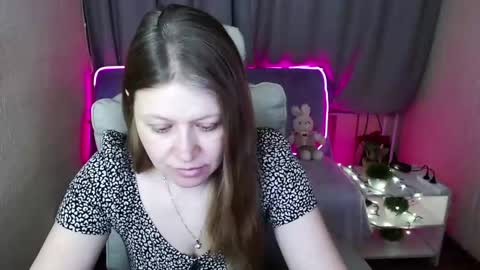 Snapshot of alekasamui chatting on February 18, 12:15 am Aleksa online show from February 18, 12:15 am