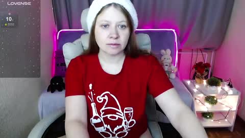 Snapshot of alekasamui chatting on December 25, 8:28 pm Aleksa online show from December 25, 8:28 pm