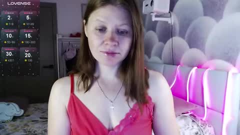 Snapshot of alekasamui chatting on September 28, 1:12 am Aleksa online show from September 28, 1:12 am