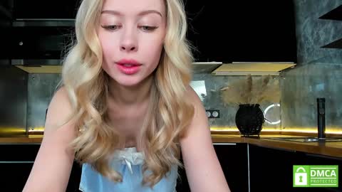 aleksa_cutie online show from January 25, 9:26 am