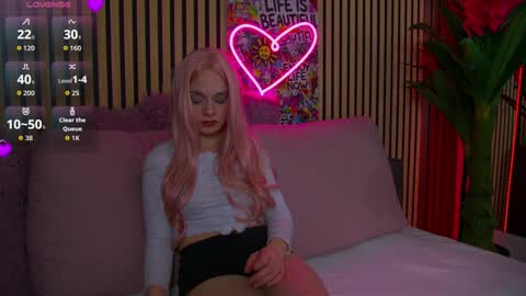 alesiaqueen online show from February 22, 1:17 am