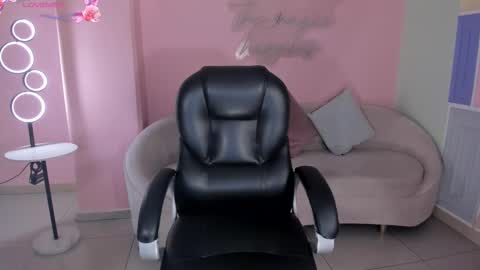 ALESSA ROMERO  online show from January 14, 8:03 pm