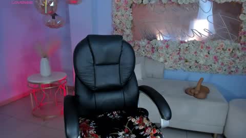 ALESSA ROMERO  online show from November 7, 8:25 pm