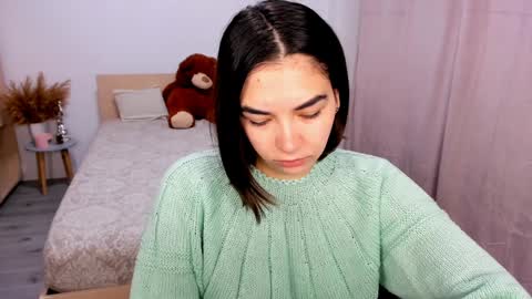 Snapshot of alexa_dolly chatting on December 13, 5:49 am Alexa online show from December 13, 5:49 am