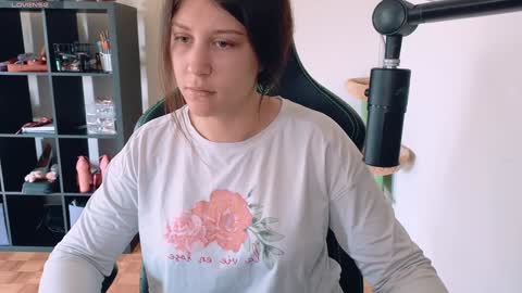 dont be afraid to click social media link its  working  just click on that  online show from September 16, 8:50 pm