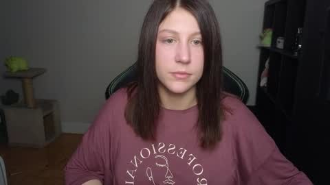 dont be afraid to click social media link its  working  just click on that  online show from February 7, 11:24 pm