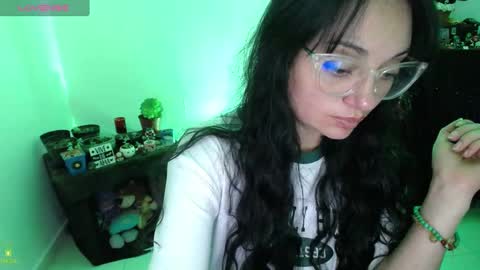 Snapshot of alexa_sweet69x chatting on December 16, 1:21 am Alexa online show from December 16, 1:21 am