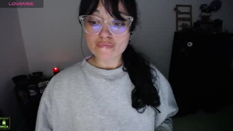 Snapshot of alexa_sweet69x chatting on December 7, 2:31 am Alexa online show from December 7, 2:31 am