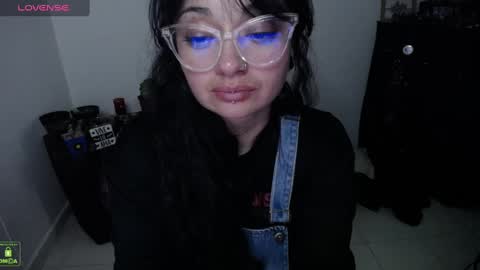 Snapshot of alexa_sweet69x chatting on December 19, 11:35 pm Alexa online show from December 19, 11:35 pm