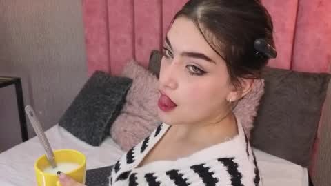 Alexa Thaylor online show from April 7, 3:25 pm